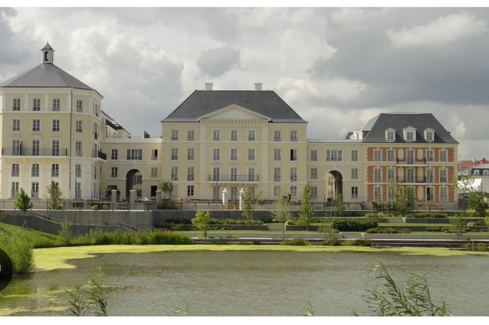 Appartement Situe Place Toscane A 5 Min De Disney Serris Zewnętrze zdjęcie